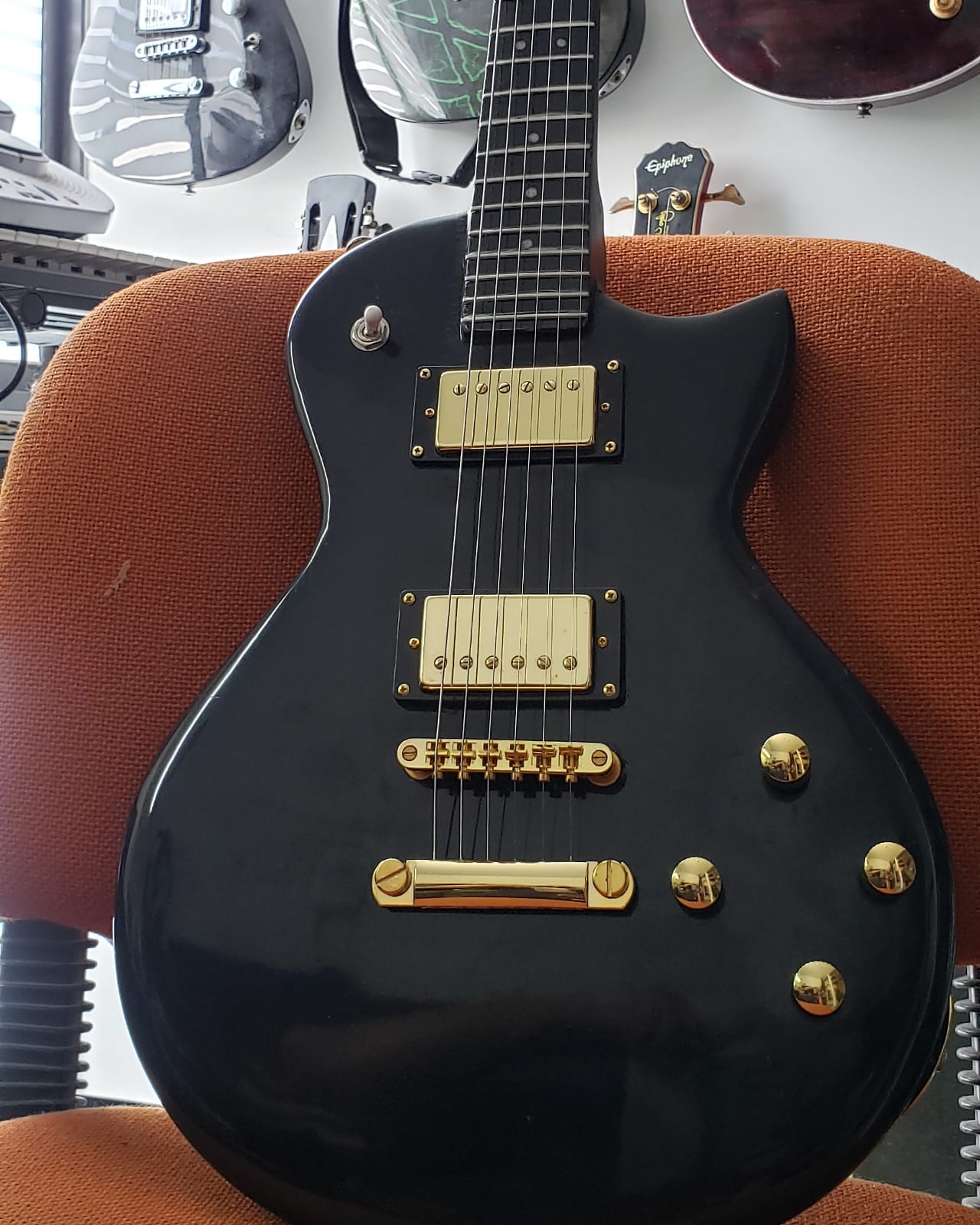 Guitarra fabricada por Boreal Guitars